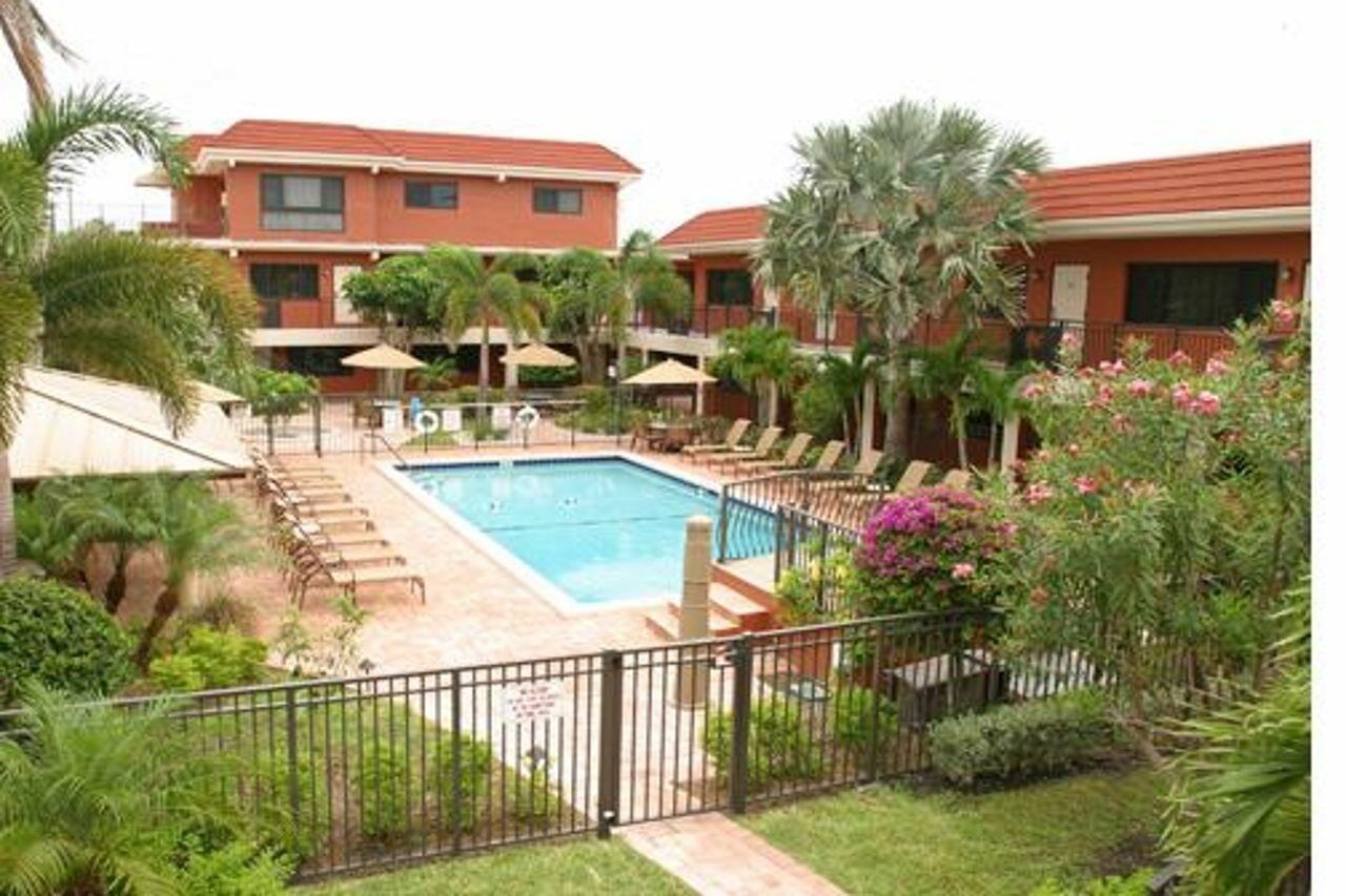 Away Inn Lauderdale-by-the-Sea Kültér fotó